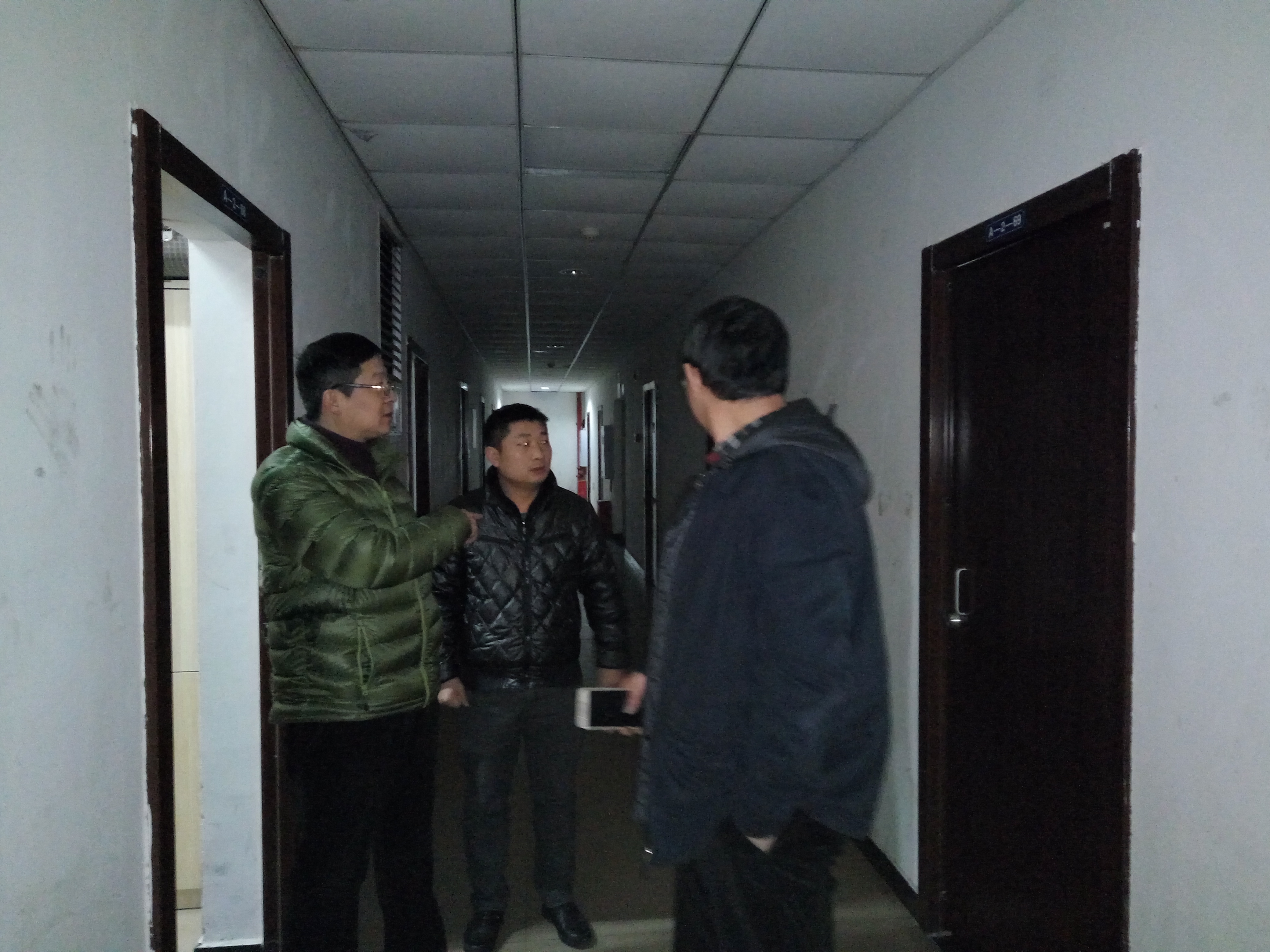 js5金沙6038"圣诞夜"学生宿舍安全检查