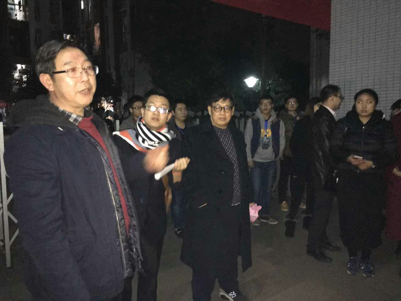 js5金沙6038"圣诞夜"学生宿舍安全检查