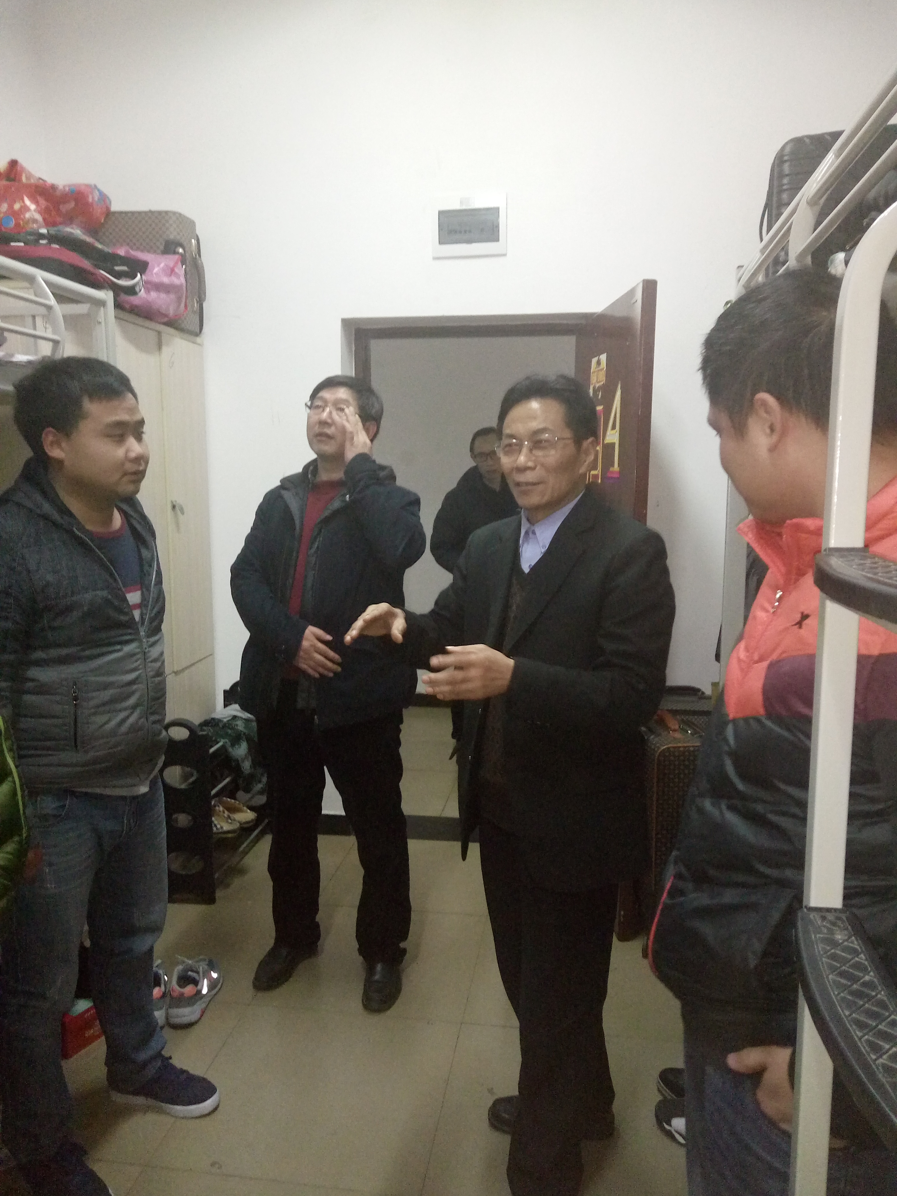 365英国上市公司圣诞夜宿舍安全检查